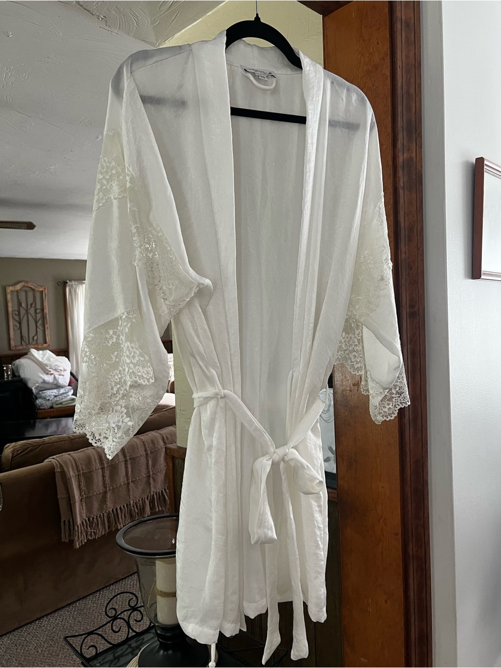 In Bloom White Lace-Trim Robe with Waist Tie